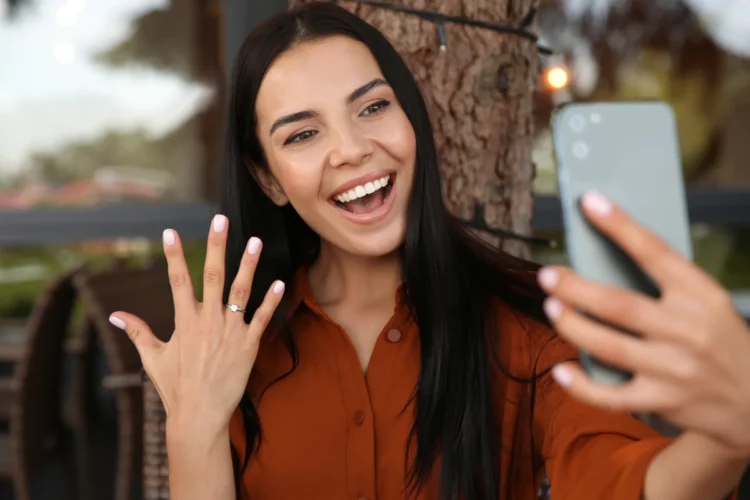 El compromiso moderno y las redes sociales