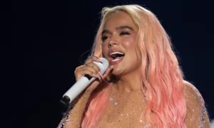 Karol G - Reguetonera - Icono de la moda - Qué Onda