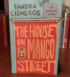 La casa en la calle de Mango por Sandra Cisneros