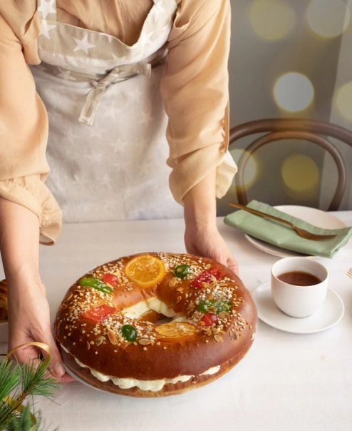 Rosca de Reyes para celebrar la Epifanía de el Dia de los Reyes Magos | Qué Onda