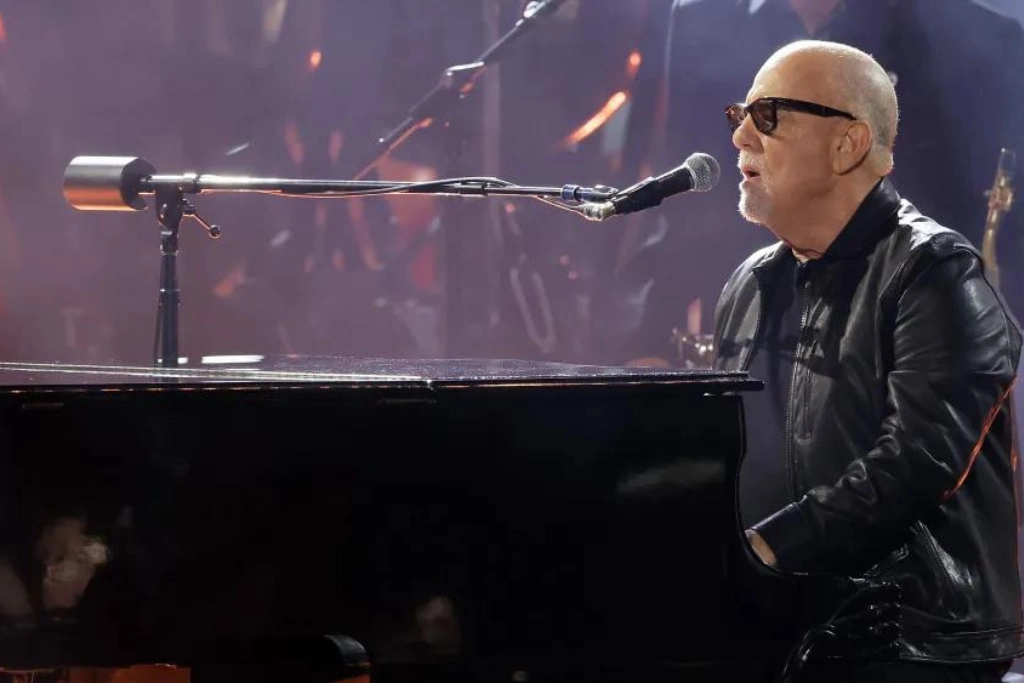 Billy Joel performs su nueva canción "Turn the Lights Back On." | Qué Onda