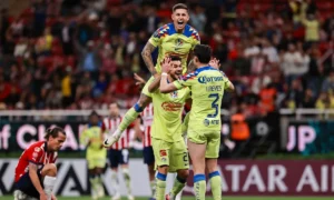 América vence 3-0 a Chivas en duelo crucial de la Concacaf | Qué Onda