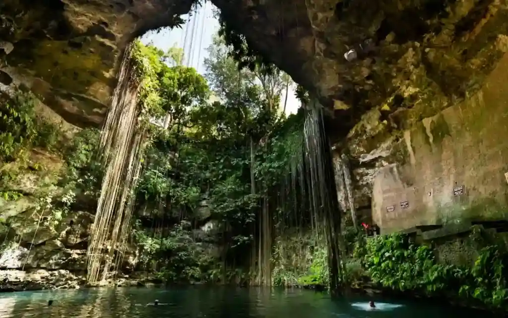 Ecos de la civilización maya en Chichén Itzá: Un legado de la cultura maya.