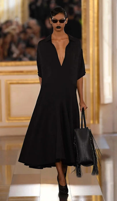 Valentino Colección Otoño_Invierno 2024 Semana de la Moda en Paris Style 3 | Qué Onda