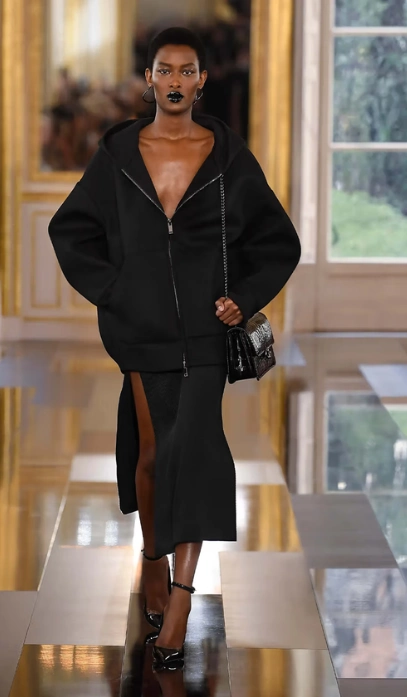 Valentino Colección Otoño_Invierno 2024 Semana de la Moda en Paris Style 6 | Qué Onda