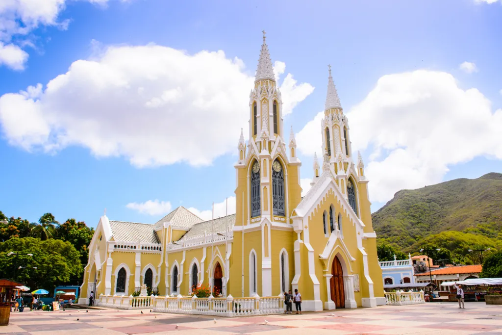 Venezuela Isla de Margarita Iglesia Basílica de Peregrinación Santuario de la Virgen | Qué Onda