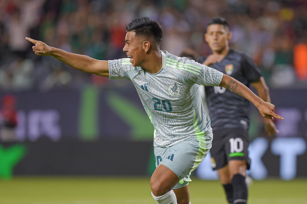 México vence a Bolivia con un gol de Efraín Álvarez, al minuto 48 | Qué Onda