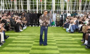 Pharrell Williams Celebra la Diversidad en la Moda Masculina de París | Louis Vuitton | Qué Onda
