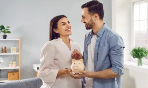 Ahorrar dinero durante la temporada de las fiestas | Consejos | Qué Onda