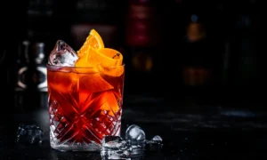 Spiced Negroni: El Cóctel Perfecto para el Otoño | Qué Onda
