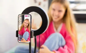 TikTok nos atrapa en solo 35 minutos, según informes | Qué Onda |