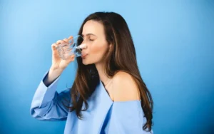 Los beneficios de beber agua diariamente son reales | Qué Onda |
