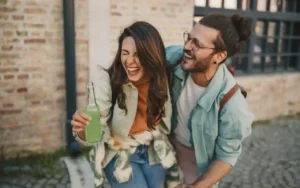 Parejas DADT: la tendencia que redefine las relaciones | Qué Onda |