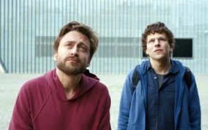 A Real Pain : Una joya cinematográfica sobre el duelo | Qué Onda |