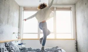 Jeans de Zara que favorecen a las mujeres de mediana edad | Qué Onda