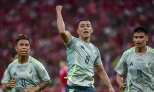 La Selección Mexicana vence al Inter de Porto Alegre 2-0 | Qué Onda