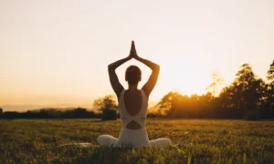 Mindfulness: Un Camino Consciente Hacia el Equilibrio Emocional | Qué Onda