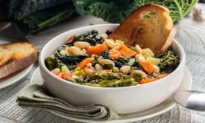 Sopa Toscana de Alubias Blancas | Receta | Qué Onda