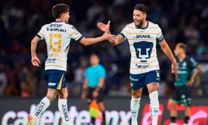 Pumas derrota a Santos 2-0 y se Mantiene en la Liguilla | Qué Onda