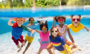 Greater Fort Lauderdale niños sumergidos en un día de juegos acuáticos | Qué Onda