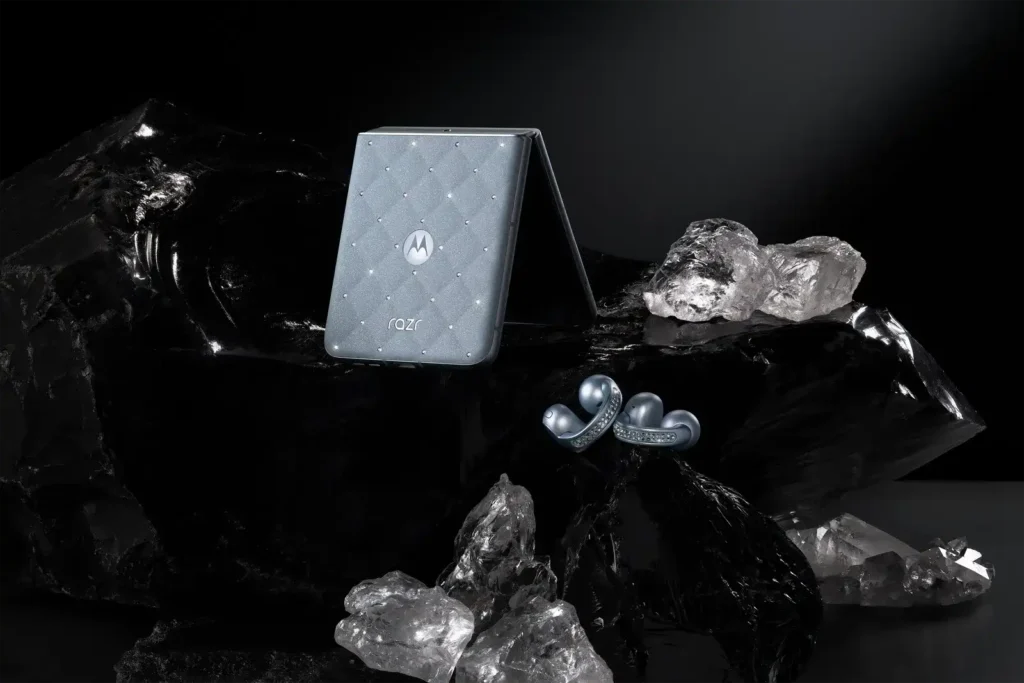 Motorola Revive el Glamour con su Razr Brillante | Qué Onda
