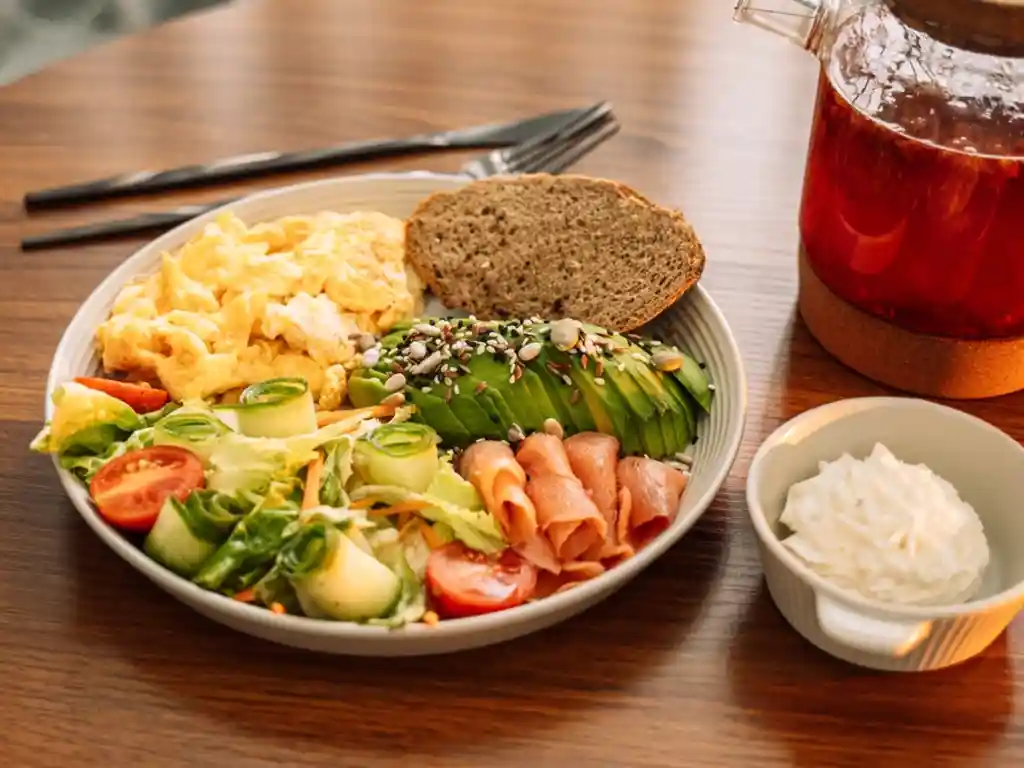 Desayuno saludable: energía y sabor en cada bocado.