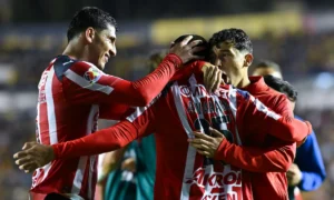 Clásico Nacional Chivas Sorprende al América con Victoria 2-1 | Qué Onda