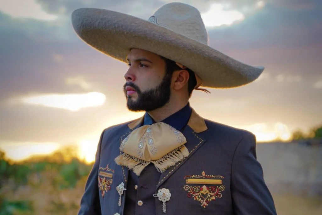 Leonardo Aguilar | Qué onda