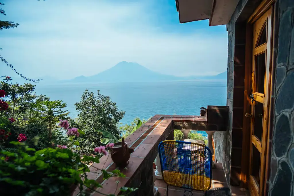 Vista desde el balcón de una de las habitaciones de la Casa del Mundo | Qué Onda