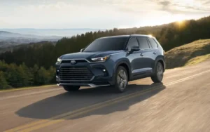 Toyota Highlander 2026 con tracción total de serie