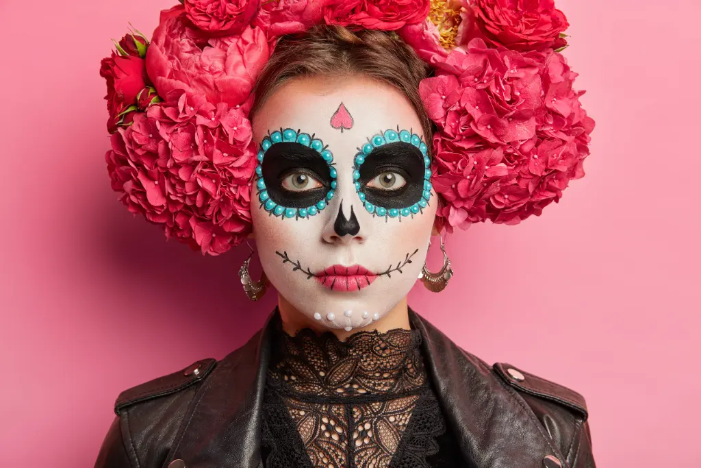 Maquillaje artístico inspirado en la Catrina del Día de Muertos | Qué Onda
