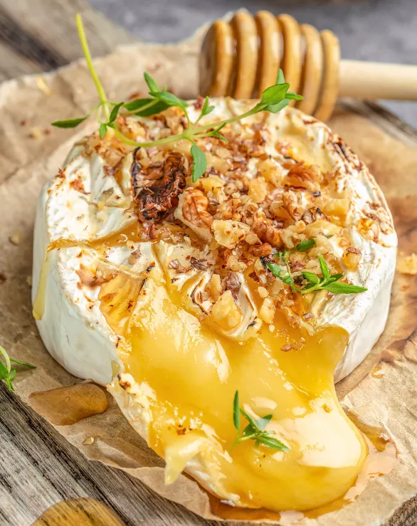 Queso Brie al Horno con miel | Qué Onda