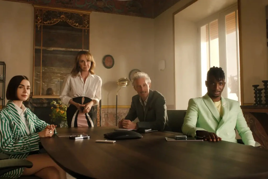 Emily in Paris Temporada 5: Ascenso en la Vida Profesional de Emily en la Agencia | Qué Onda