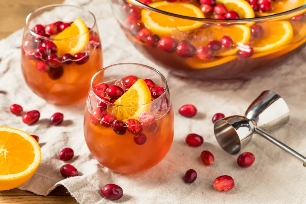 Holiday Punch un Cóctel Perfecto Para las fiestas Navideñas | Qué Onda