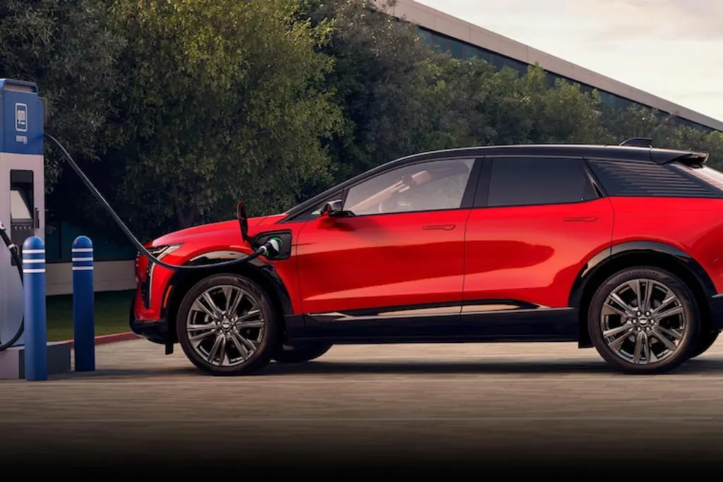 Cadillac SUV eléctrico VISTIQ tiene batería de 102 kWh y ofrece una autonomía estimada de 305 millas | Qué Onda