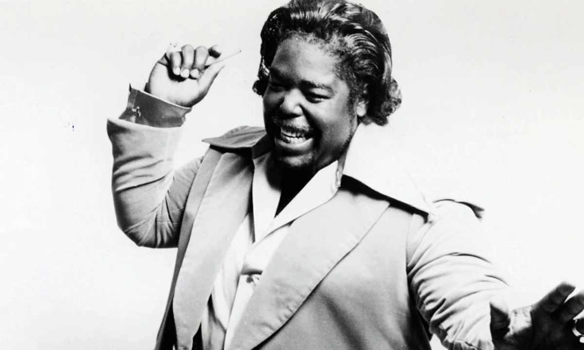 Biografía de Barry White: el Maestro del Soul posa con el carisma y la elegancia que definieron la era dorada de los años 70 | Qué Onda