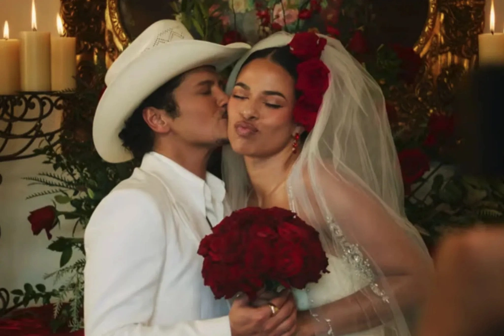 Bruno Mars The Romantic "Risk It All"video dándole un beso a su novia en la escena de la boda | Qué Onda