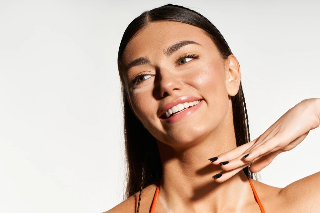 Modelo con Cutis Impecable y Luminoso que Ilustra las Tendencias de Belleza 2026 | Qué Onda