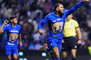 Pumas vs Puebla Juninho Vieira Celebra el Gol de la Victoria en el Estadio Cuauhtémoc | Qué onda