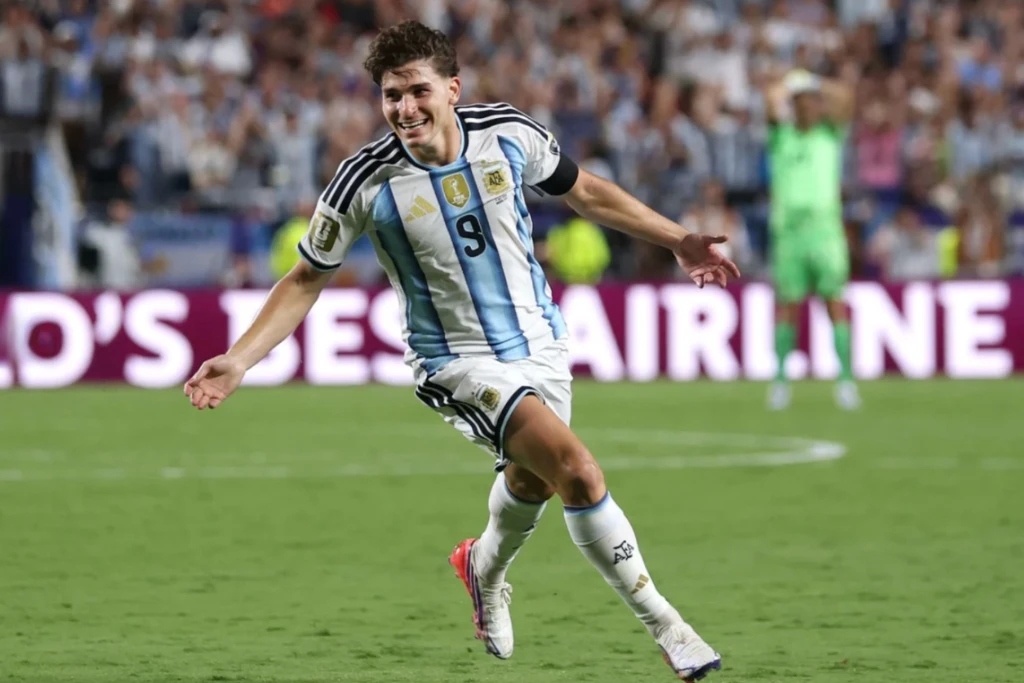 Julián Álvarez celebra uno de los goles de Argentina vs Suiza durante los cuartos de final del Mundial 2026 | Qué Onda