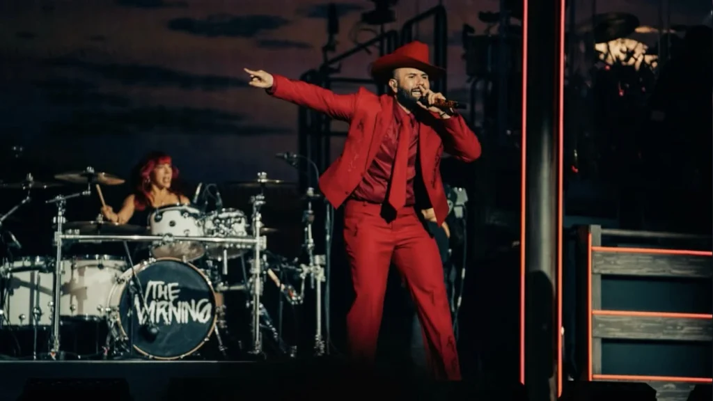 Carín León concert en la Sphere de Las Vegas: el sonorense de rojo junto a The Warning en el escenario de la Esfera | Qué Onda